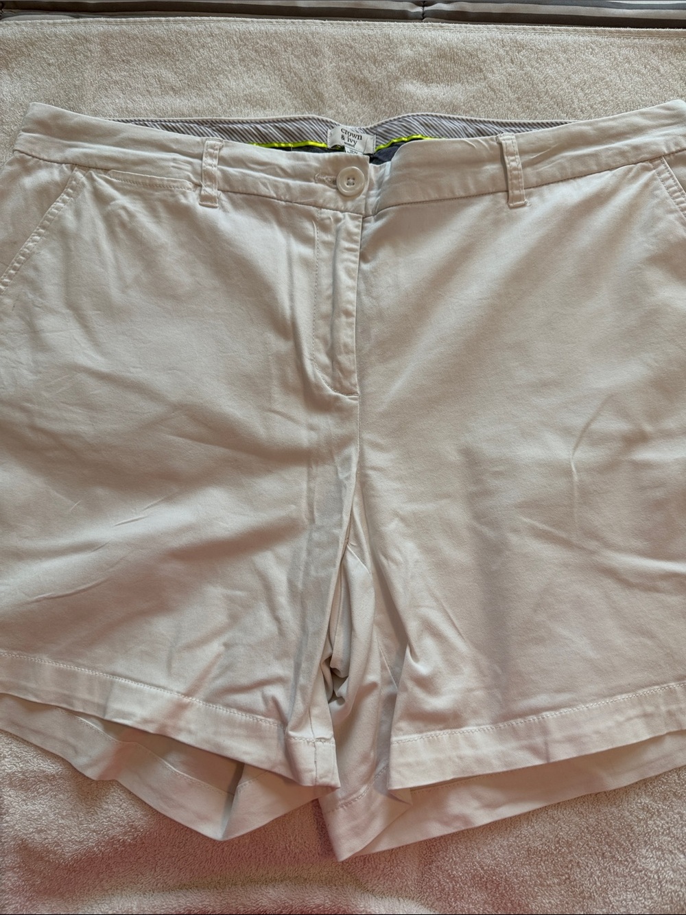 crown & ivy White Mid-Rise Casual Shorts